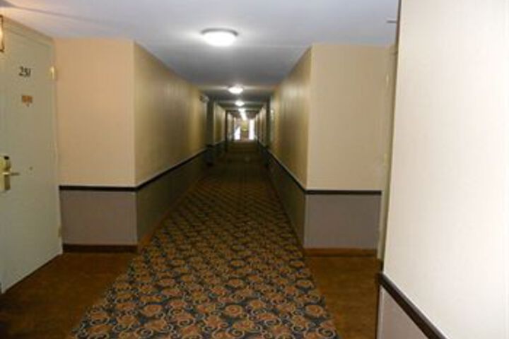 Ballroom/Hall 8 of 14