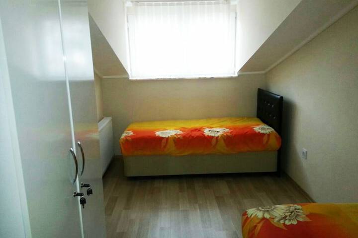Room 12 of 20