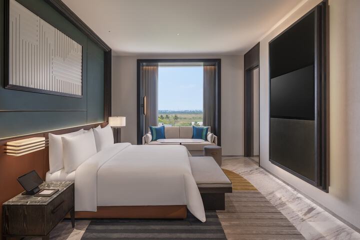 Room 7 of 19