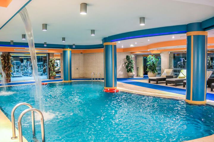 Pools & Facilities