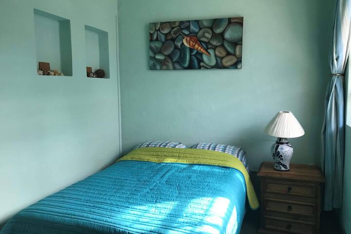 Room 2 of 27
