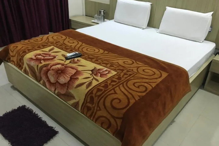 Room 3 of 18