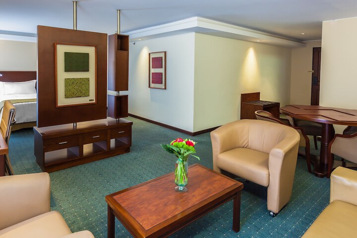 Room 6 of 88