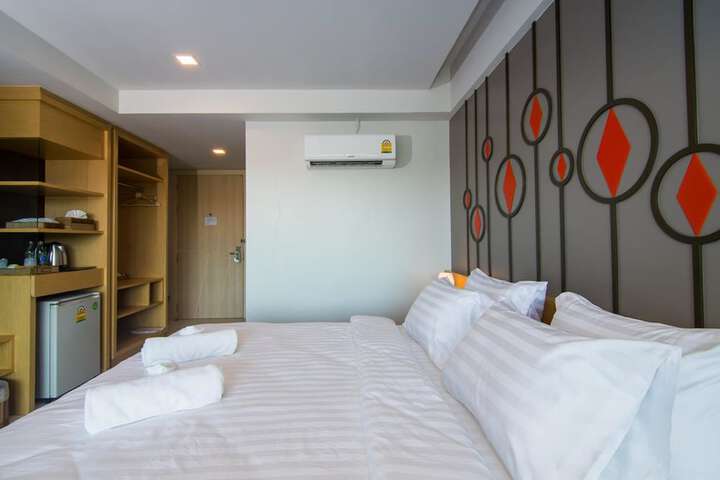 Room 6 of 69