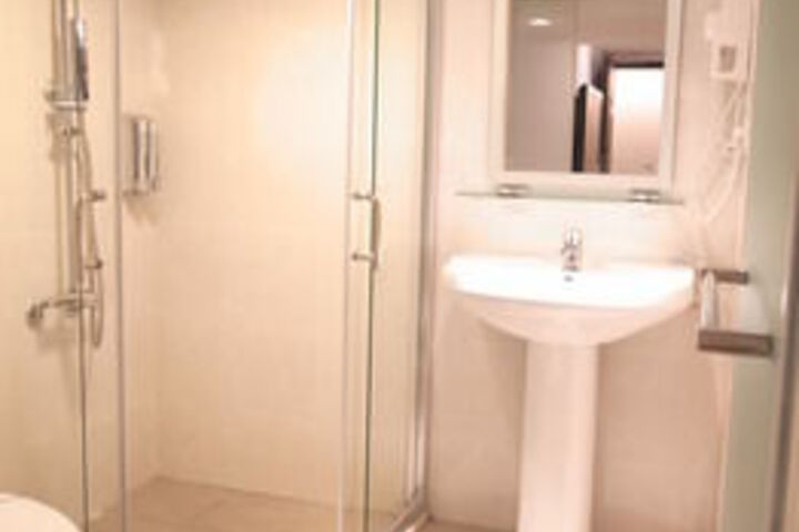 Room 2 of 23
