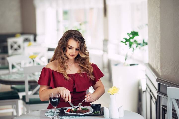 Dining 77 of 102
