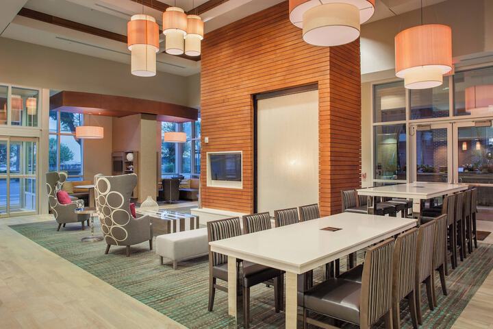 Lobby lounge