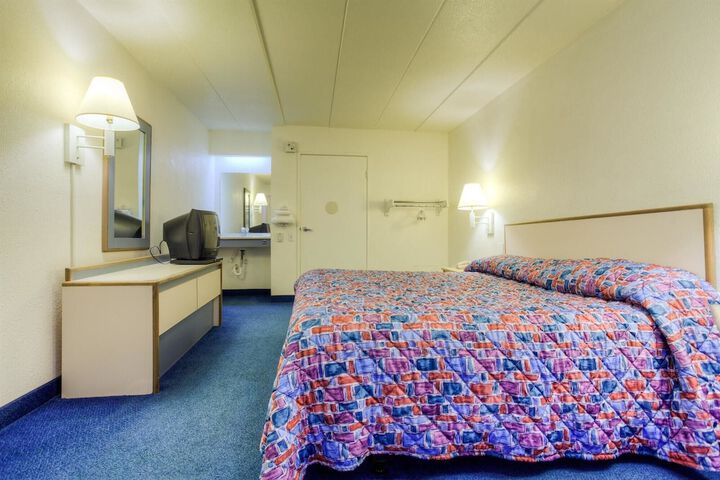 Room 18 of 47