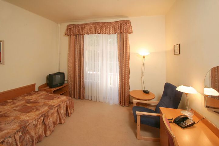 Room 12 of 67