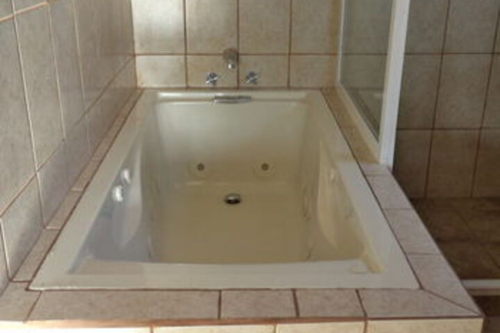 Hot Tub 20 of 43
