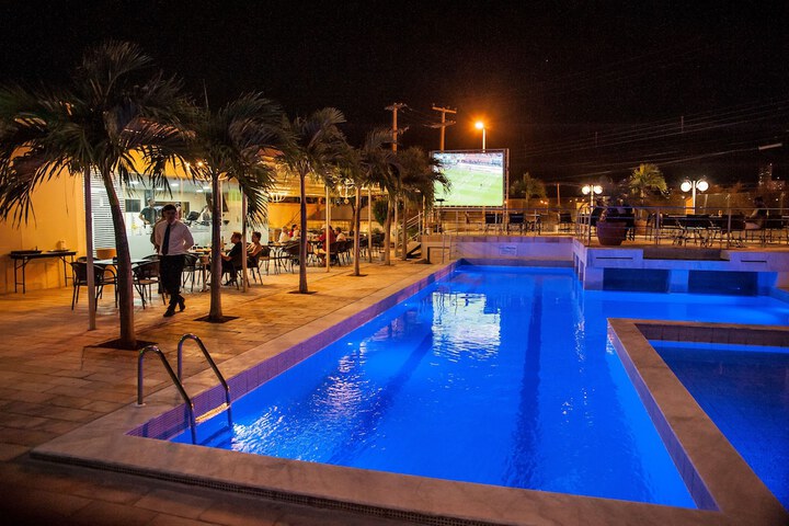 Hotel with Pool