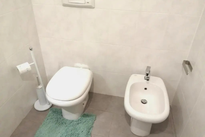 Room 8 of 13