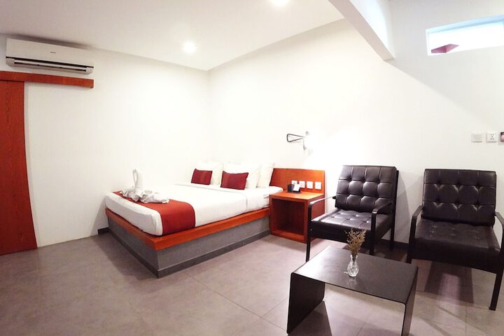 Room 10 of 37