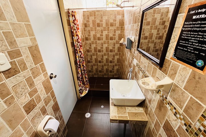 Room 25 of 28