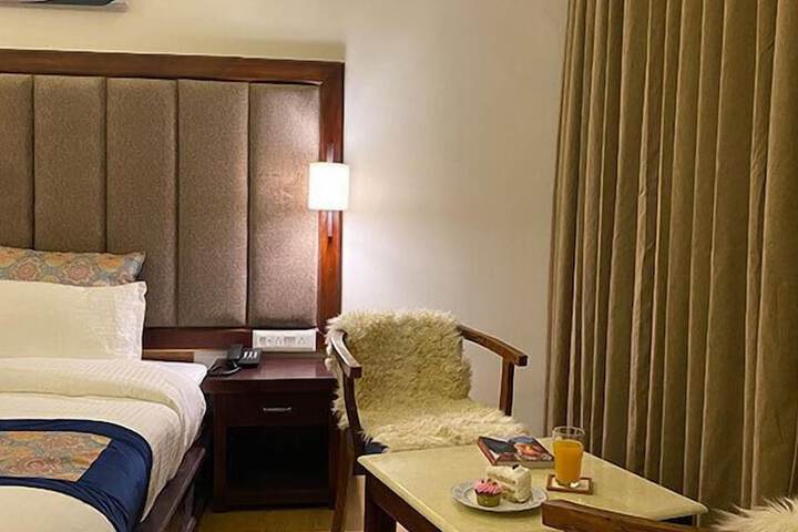 Room 4 of 11
