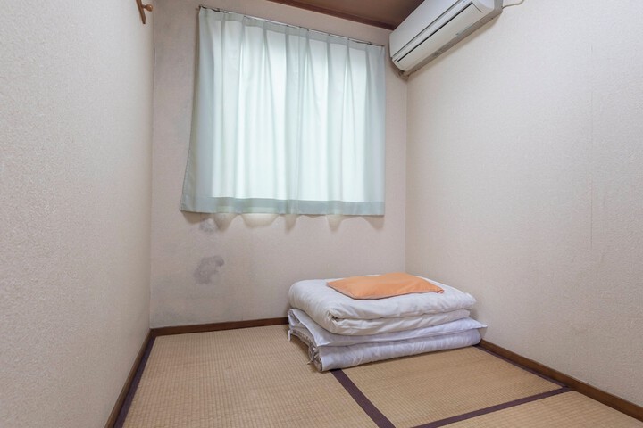 Room 6 of 78