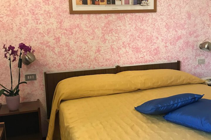 Room 33 of 91