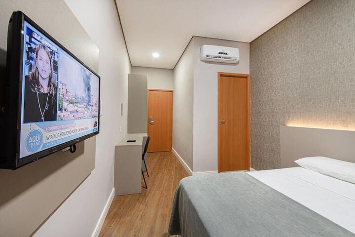 Room 4 of 32