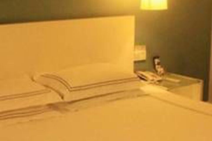 Room 8 of 47