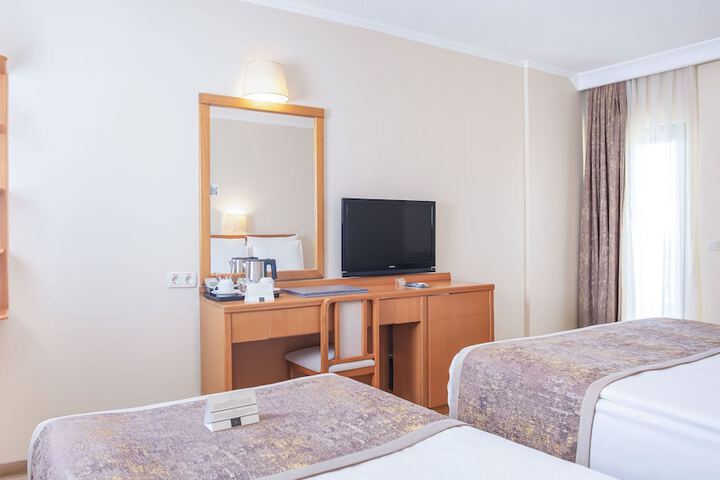 Room 26 of 203