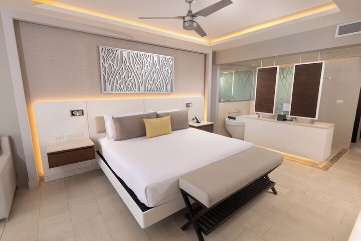 Room 19 of 213