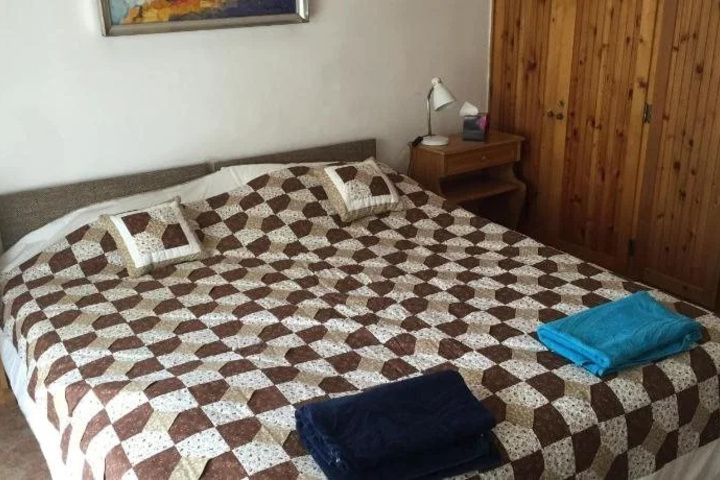 Room 6 of 14