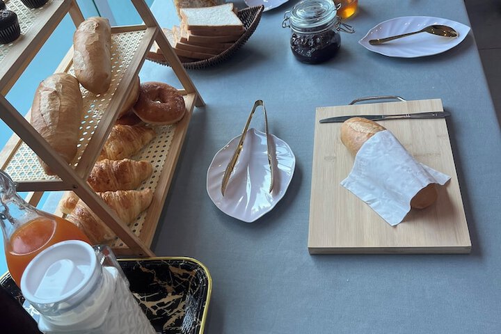 Dining 24 of 38