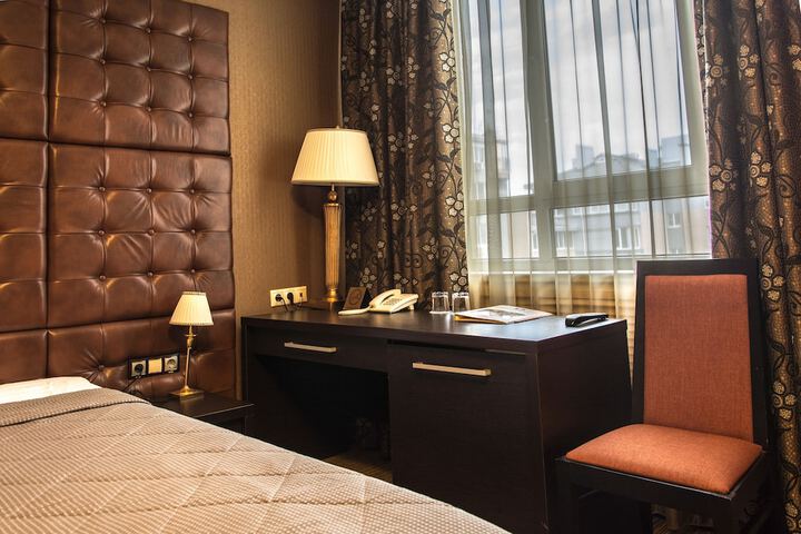 Room 8 of 38