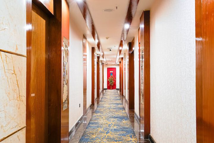 Hotel Interior 4 of 33