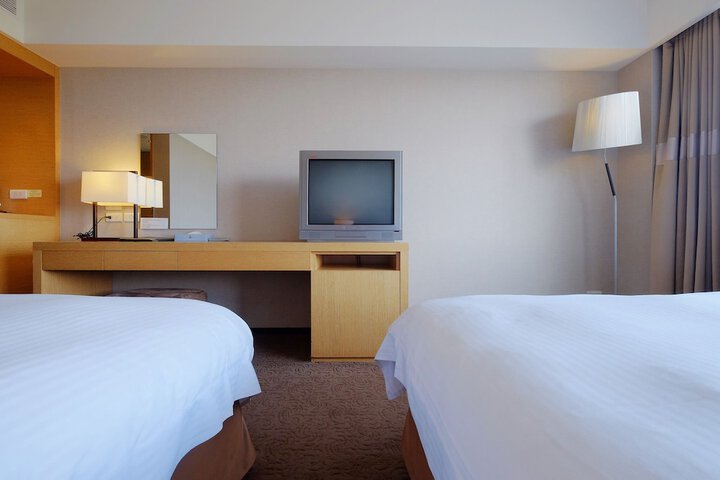 Room 25 of 60