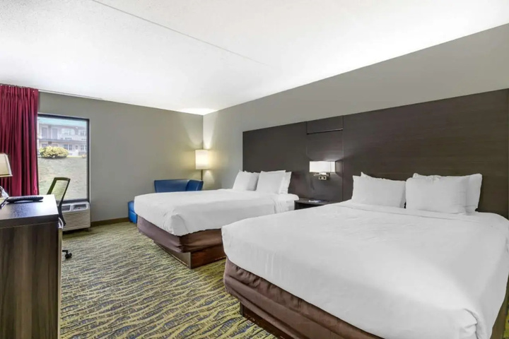Room 2 of 25