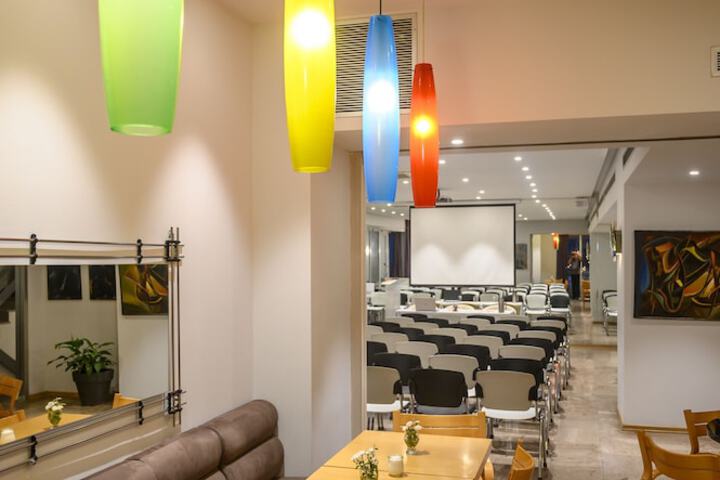 Entrance & Lobby