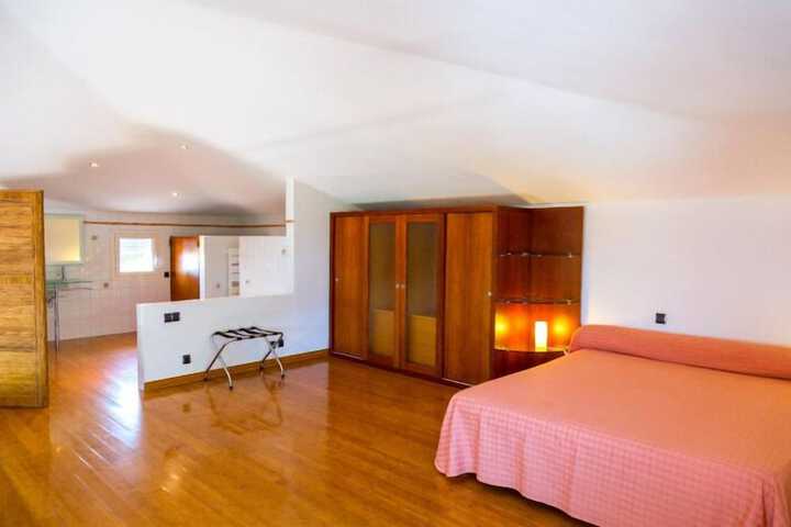 Room 6 of 42