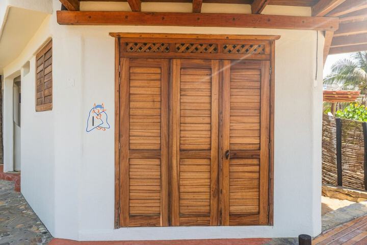 Room 6 of 74