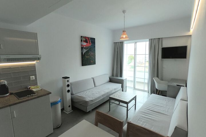 Room 8 of 20