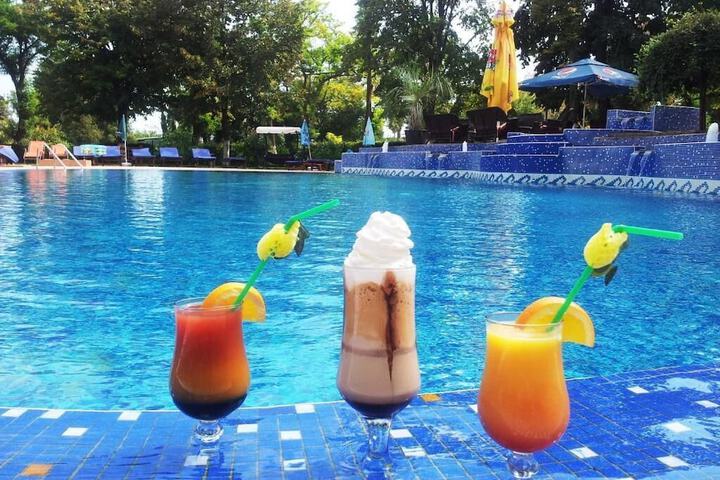 Pool 53 of 113
