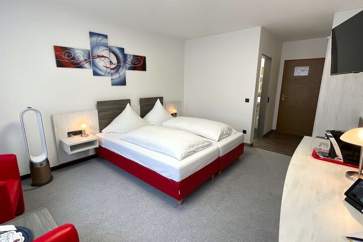 Room 12 of 55