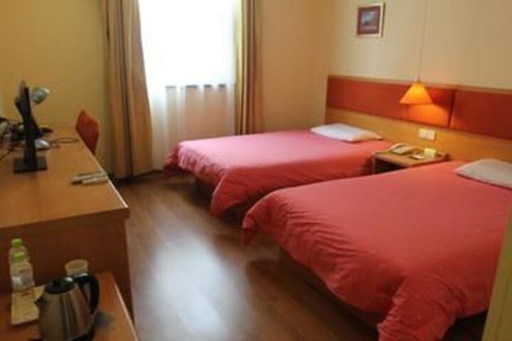 Room 17 of 29