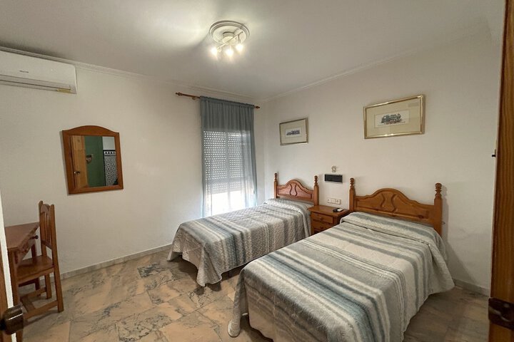 Room 13 of 23