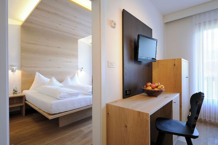 Room 20 of 100