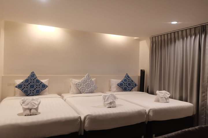 Room 17 of 39