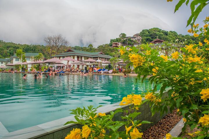 Hotel with Pool