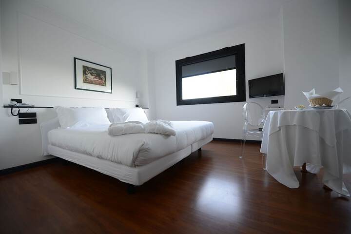 Room 27 of 87