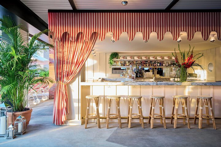 Poolside bar
