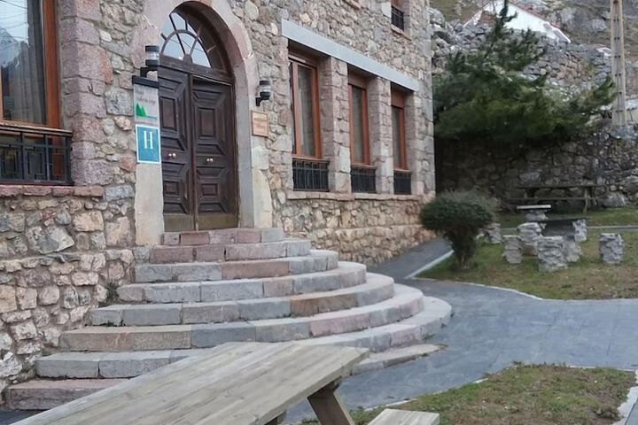 Exterior of Hotel Valle de Lago