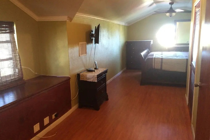 Room 2 of 9