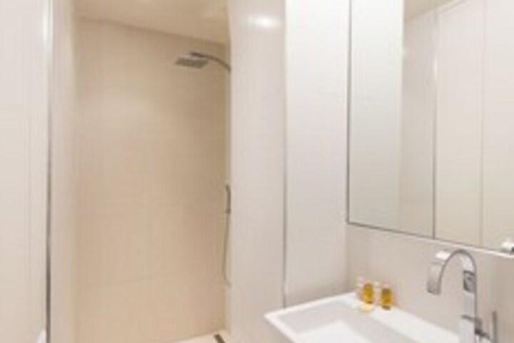 Room 2 of 16