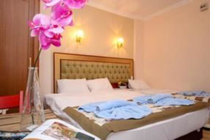 Hotel Suite Photo