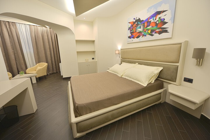 Room 12 of 36