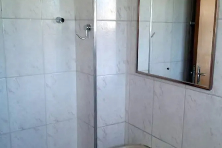 Room 8 of 16